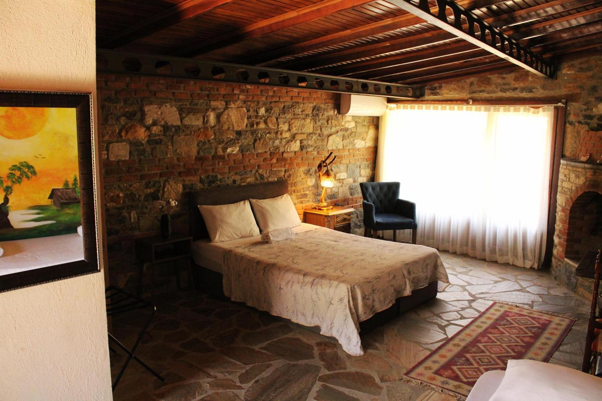 Pir Efes Konaklari Hotel *