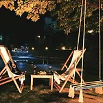 Pir Efes Konakları